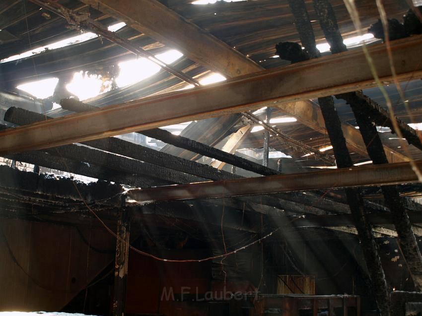 Feuer Halle Siegburg Gewerbegebiet Zange P049.JPG